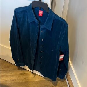 Eastern Mountain Sports women’s medium blue Button-Up Shirt. NWT